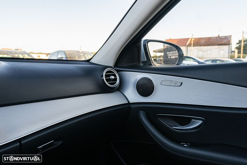 Mercedes-Benz E 300 de Avantgarde 4Matic - 23