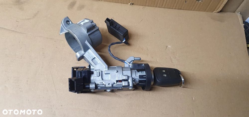 Stacyjka kluczyk moduł pętla Opel Zafira C 13500157 20939745 - 1