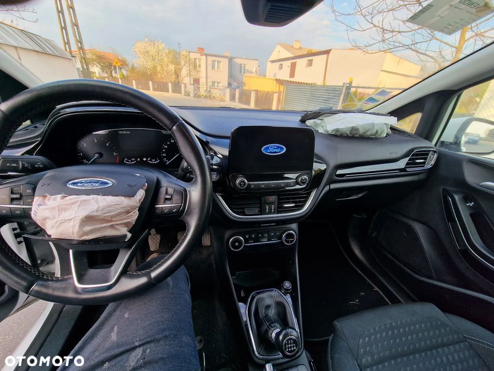 Ford Fiesta - 27