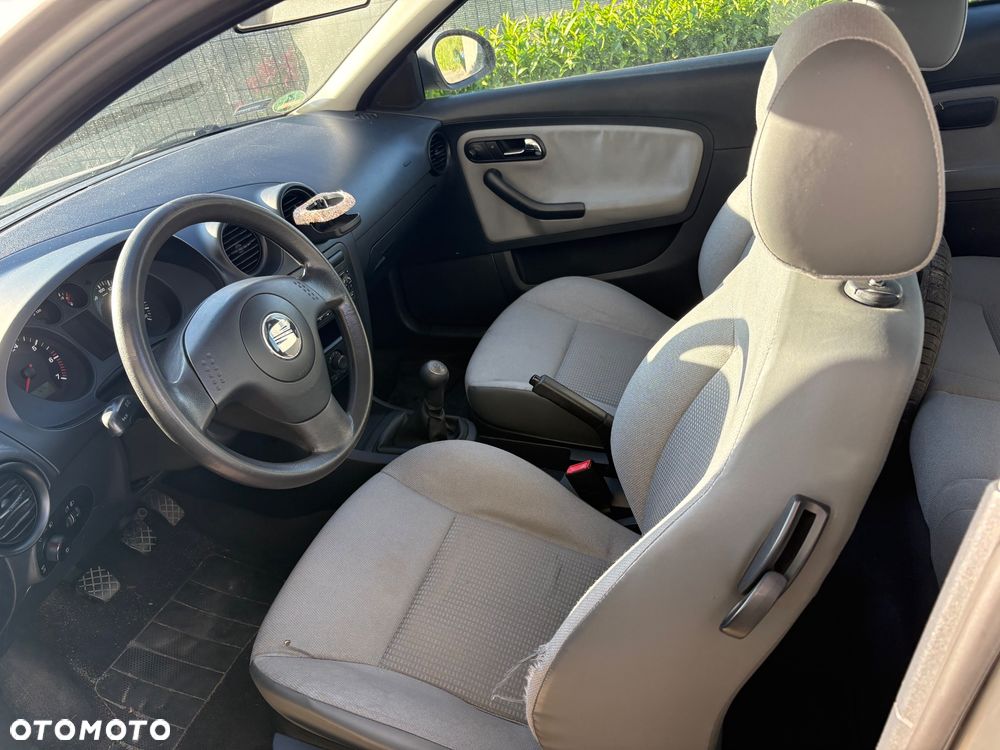 Seat Ibiza 1.4 16V Signo - 4