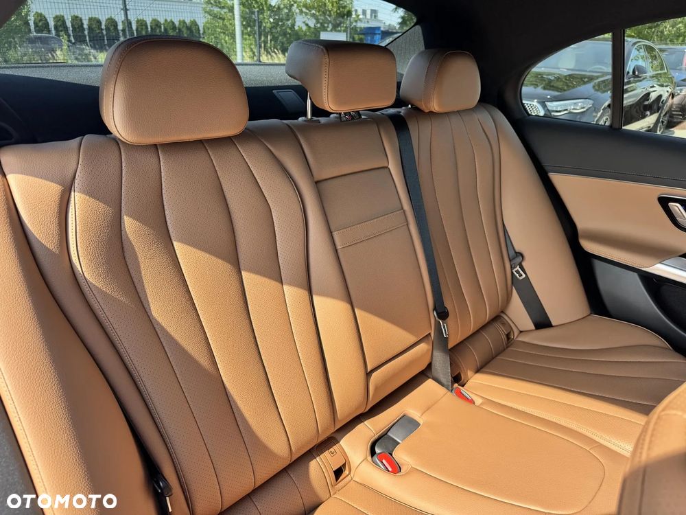 Mercedes-Benz Klasa E 220 d mHEV 4-Matic AMG 9G-Tronic - 18