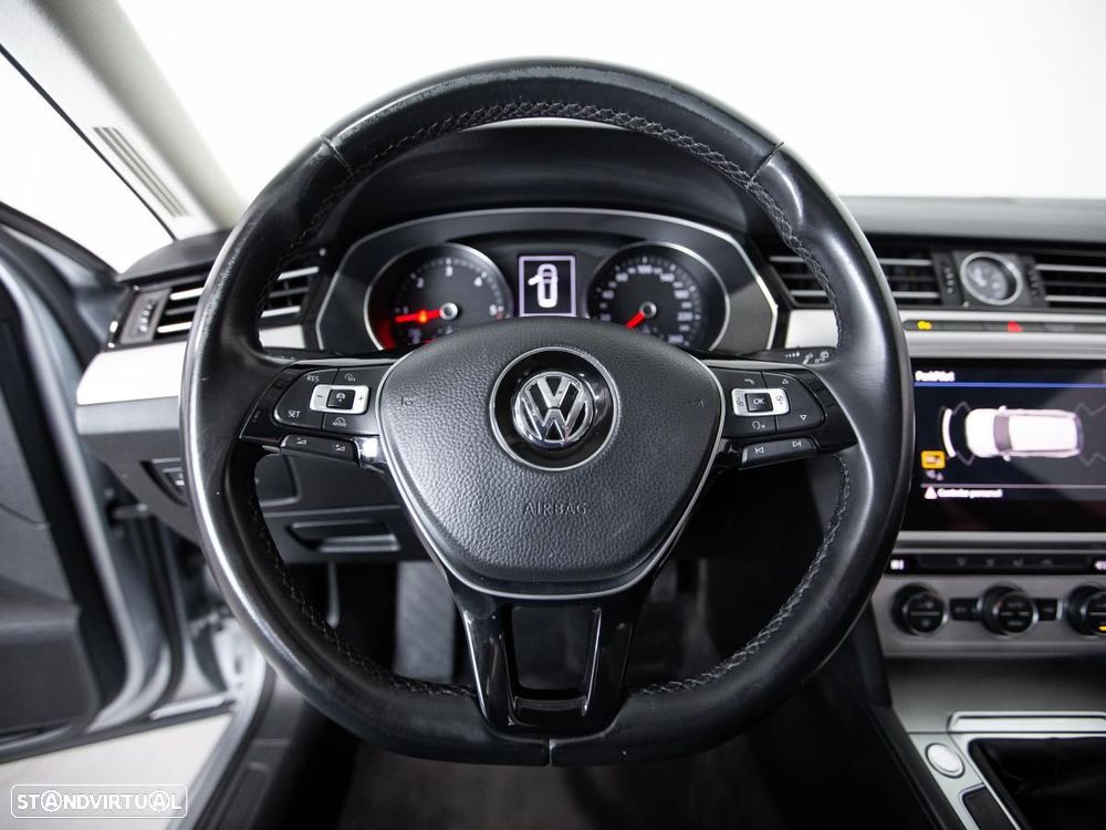 VW Passat Variant 1.6 TDI Confortline - 14