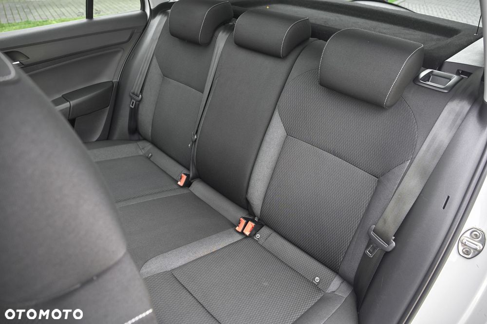 Skoda RAPID - 31