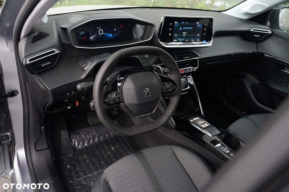 Peugeot 208 1.2 mHEV Allure - 14