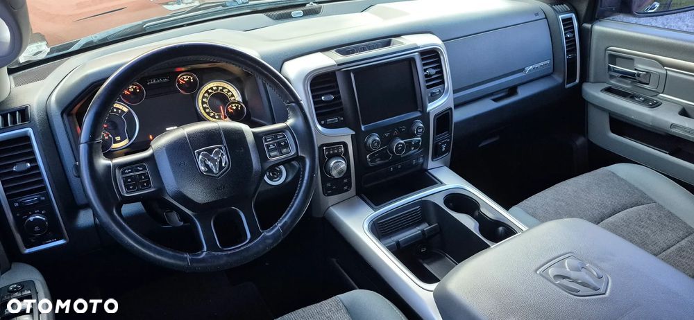 Dodge RAM 1500 5.7 4x4 - 7