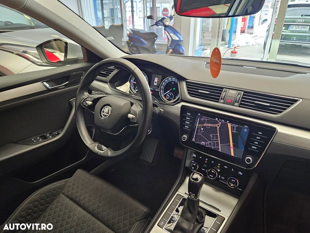 Skoda Superb 2.0 TDI DSG Ambition - 19