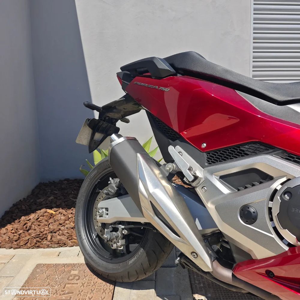 Honda Forza 750 - 10