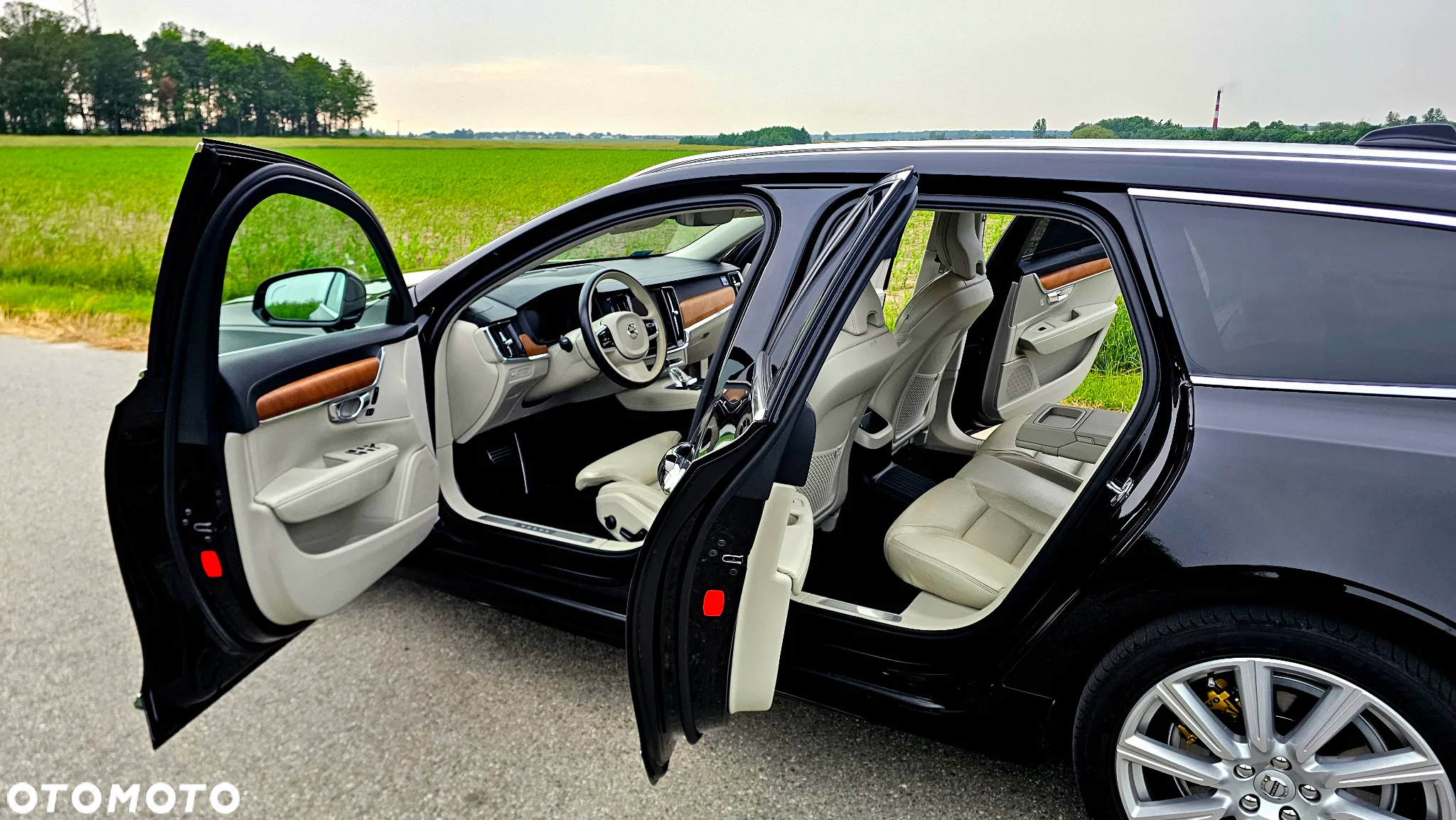 Volvo V90 T8 AWD Plug-In Hybrid Inscription - 15