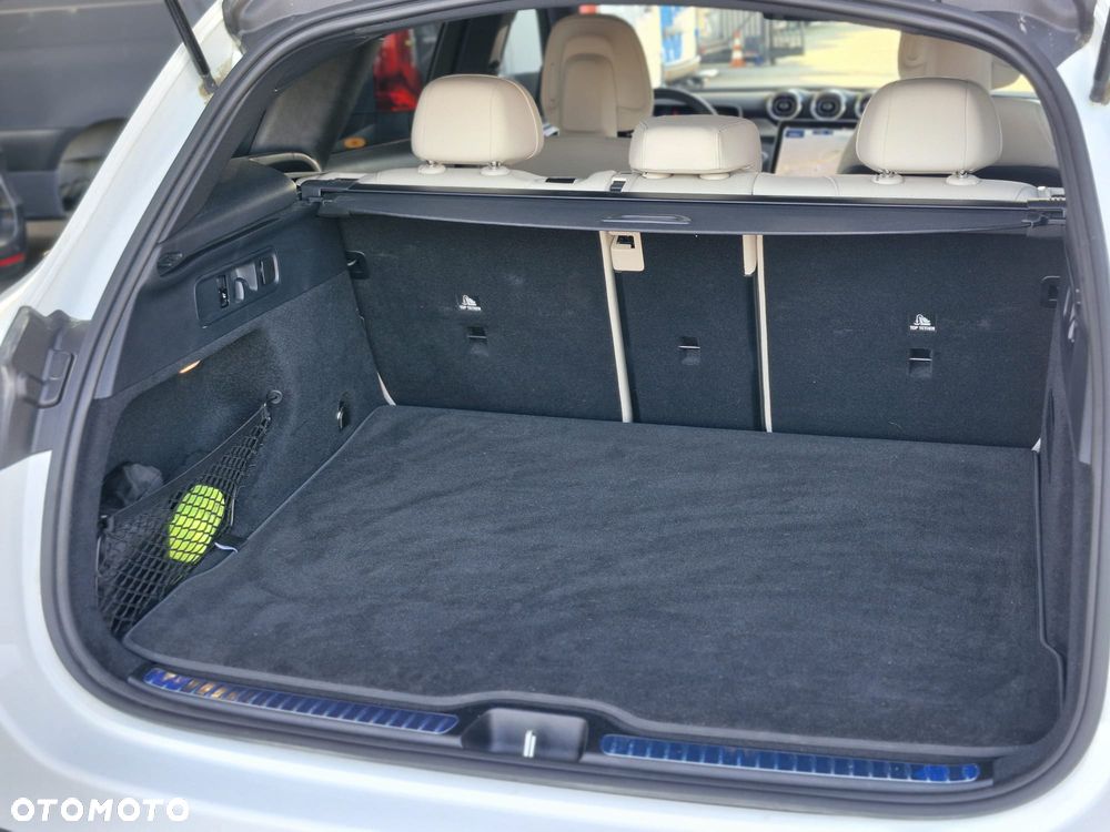 Mercedes-Benz GLC - 33