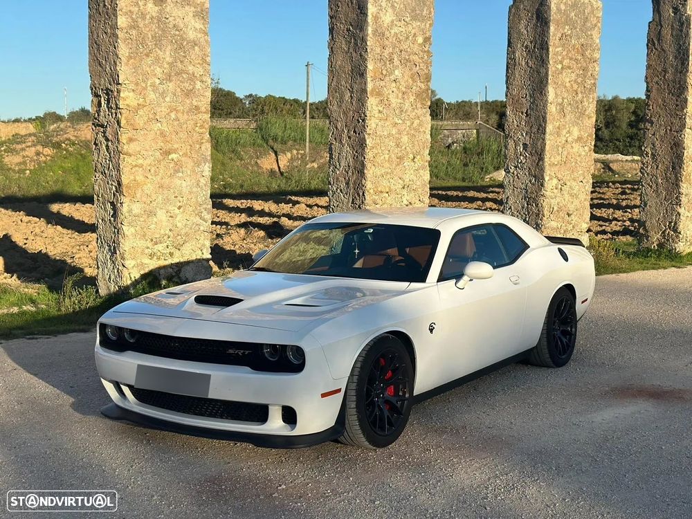 Dodge Challenger Auto SRT Hellcat - 20