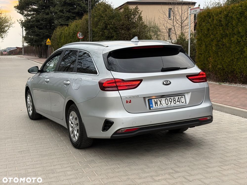 Kia Ceed 1.6 CRDi mHEV M - 23
