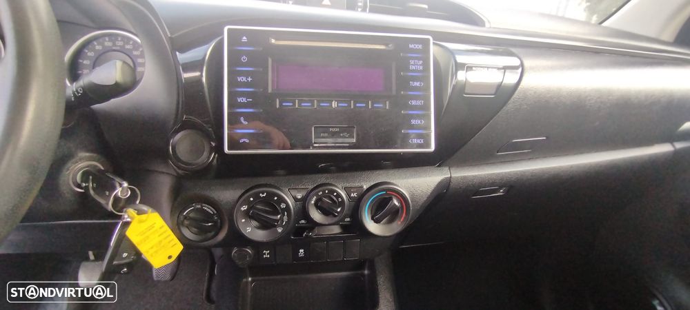 Toyota HILUX KINGCAB 4WD 2.4 D-4D 150CV || 4X4 - 11