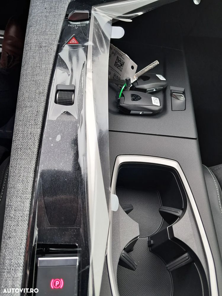 Peugeot 5008 Hybrid 145 e-DSC6 GT - 15