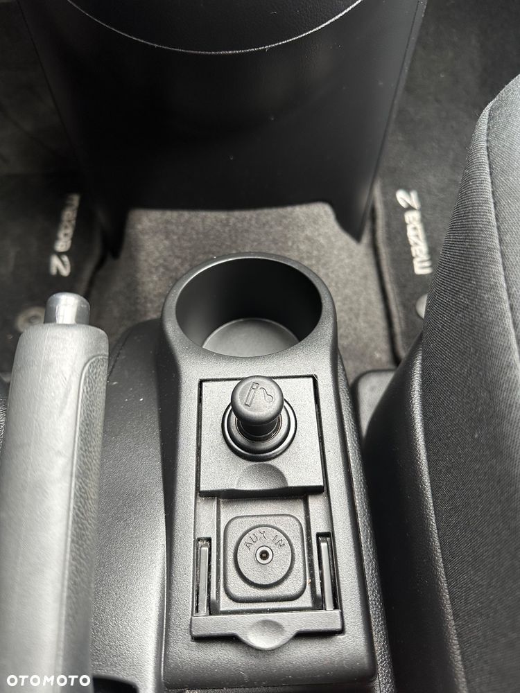 Mazda 2 - 18
