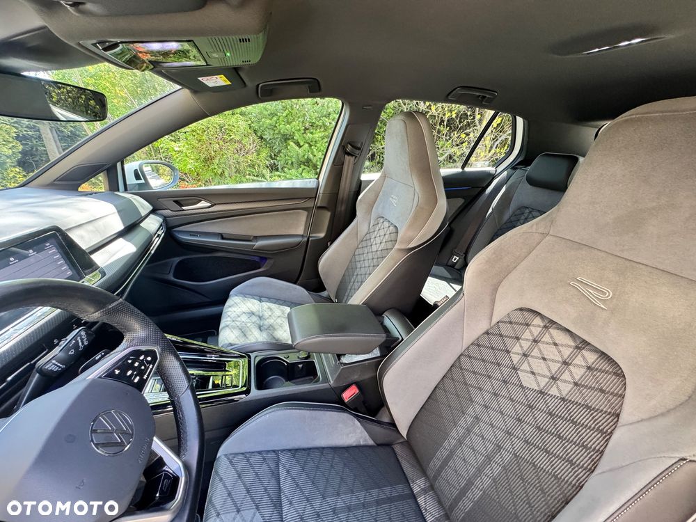 Volkswagen Golf 1.5 eTSI mHEV R-Line Plus DSG - 24
