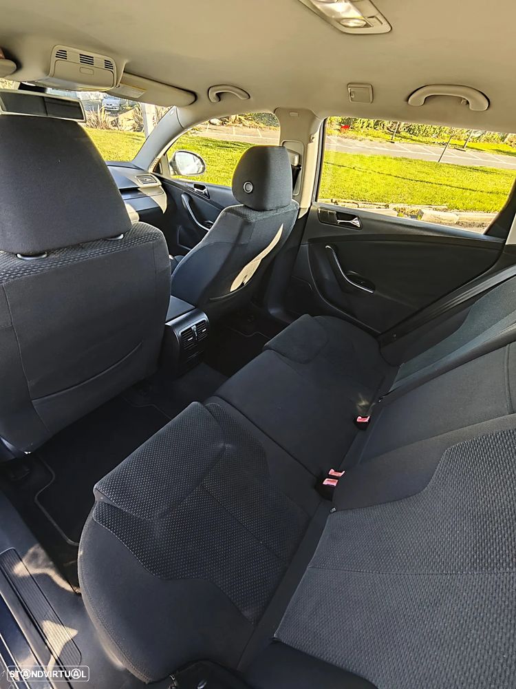 VW Passat Variant 2.0 TDI Confortline DSG - 8