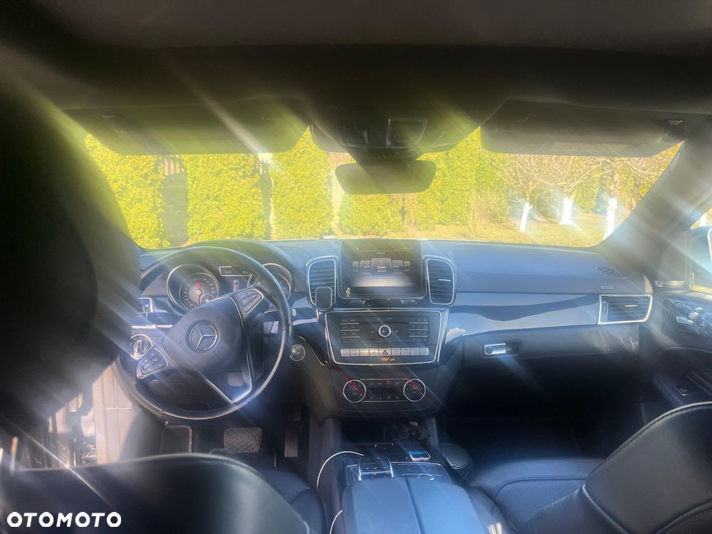 Mercedes-Benz GLE - 12