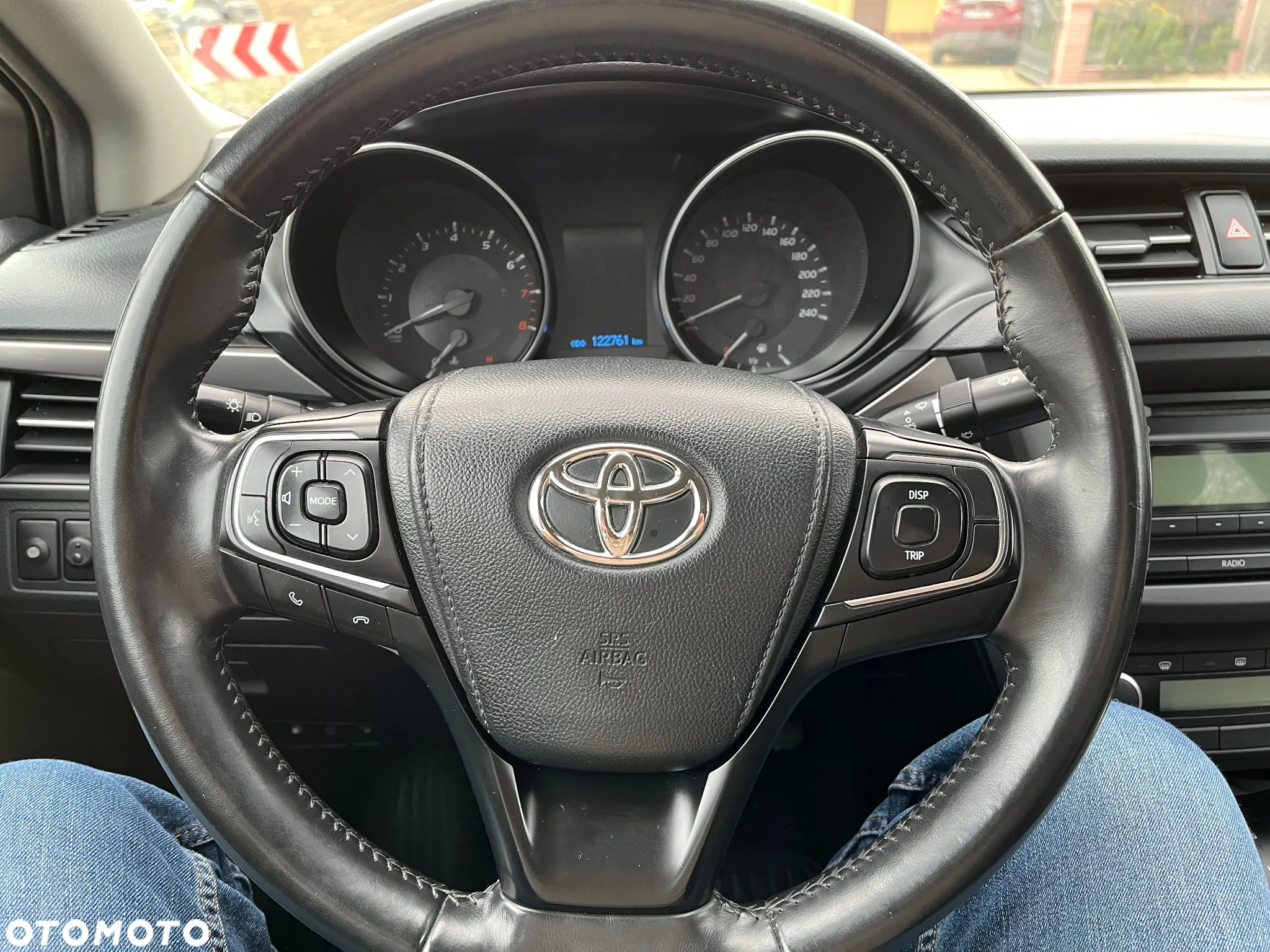 Toyota Avensis 1.8 Active - 10