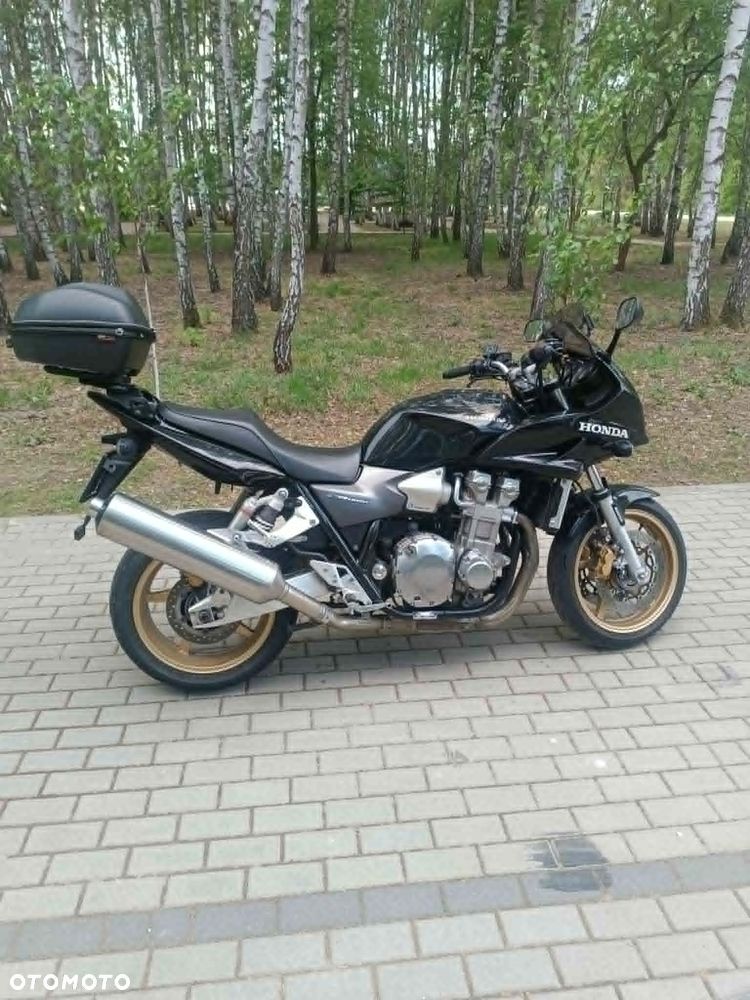 Honda CB - 1