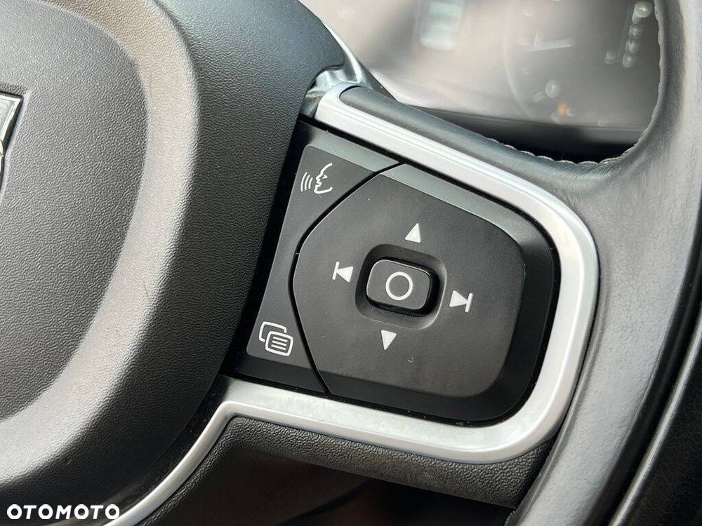 Volvo XC 60 T6 AWD Momentum - 22