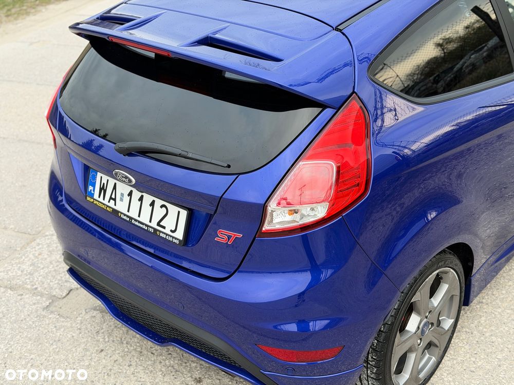 Ford Fiesta 1.6 EcoBoost ST - 19