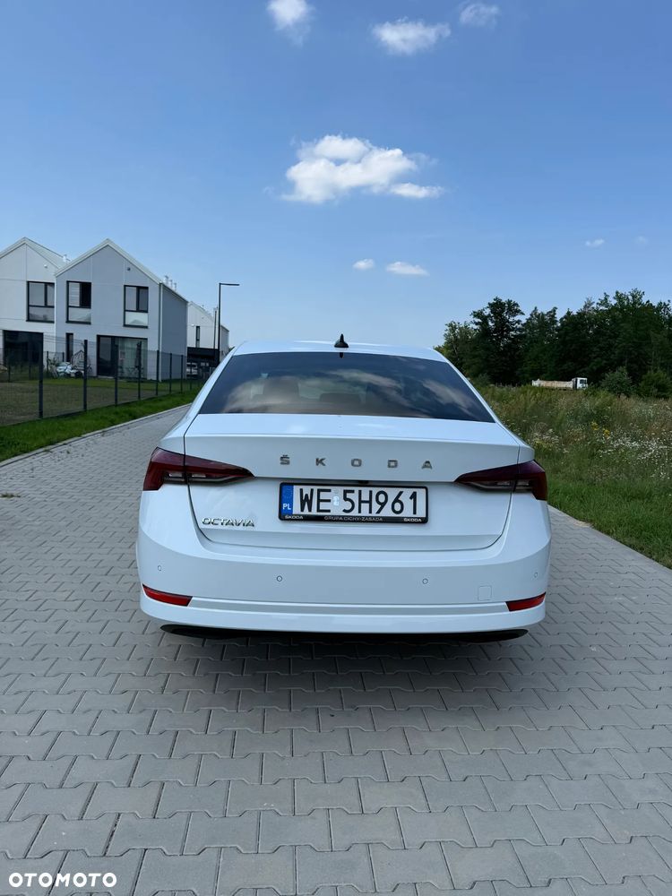 Skoda Octavia 2.0 TDI Style DSG - 9