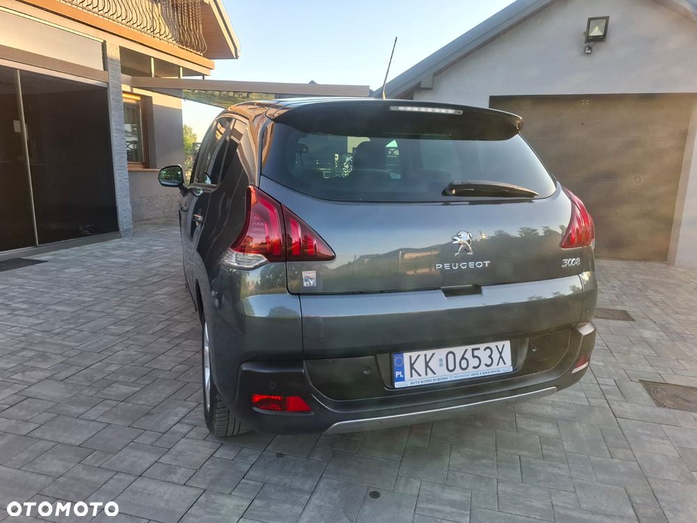 Peugeot 3008 2.0 HDi HYbrid4 - 10
