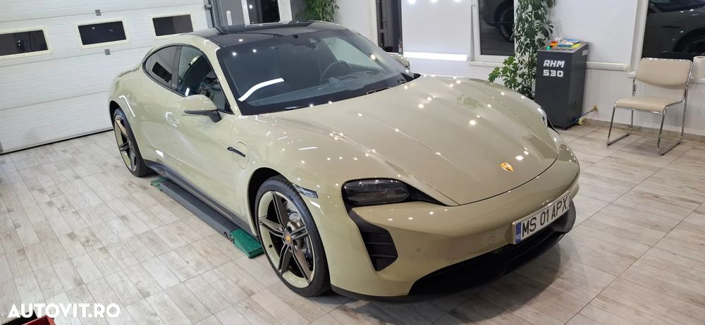 Porsche Taycan GTS - 21