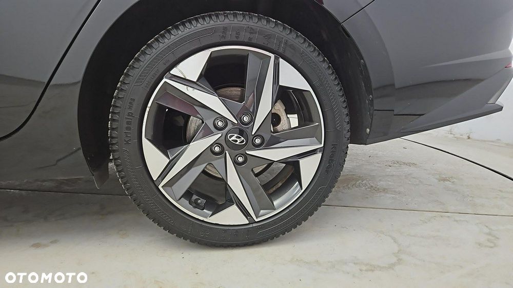 Hyundai Elantra 1.6 Smart - 24