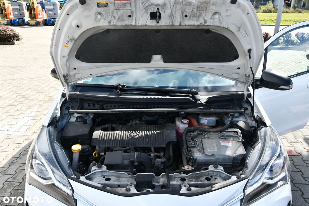 Toyota Yaris Hybrid 100 Active - 31