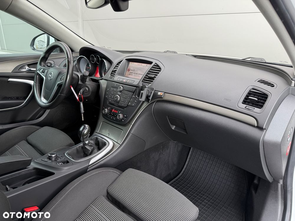 Opel Insignia 2.0 CDTI Sports Tourer Design Edition - 29