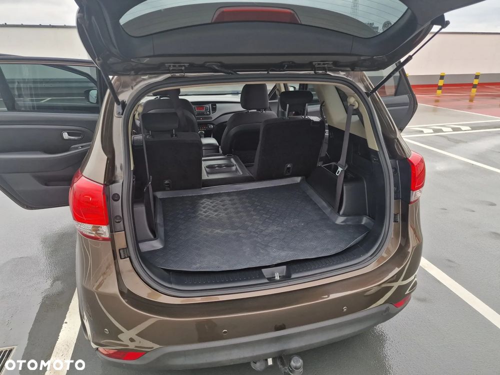 Kia Carens - 7