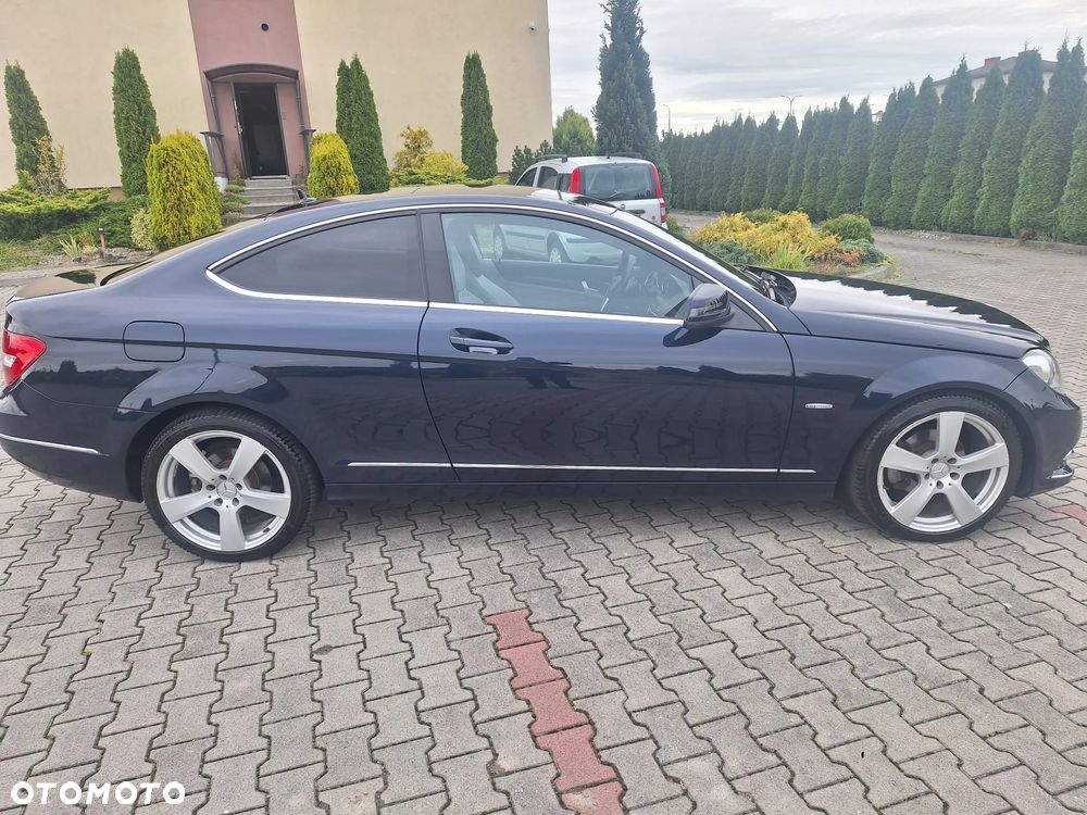 Mercedes-Benz Klasa C 180 Coupe BlueEFFICIENCY 7G-TRONIC - 3