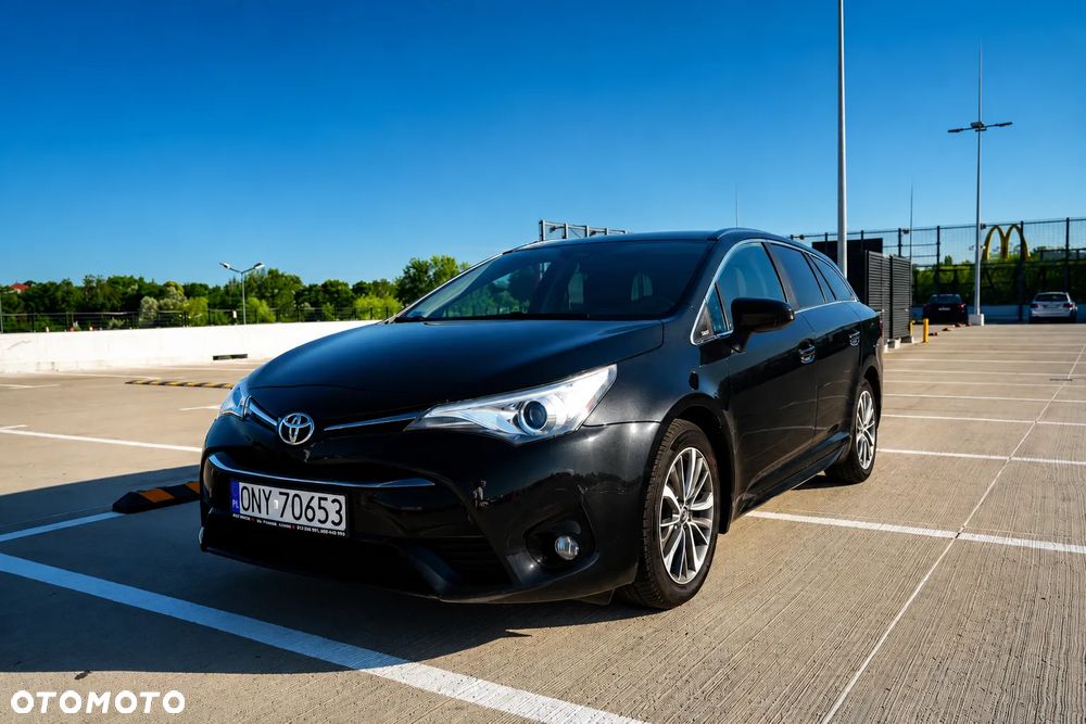 Toyota Avensis 2.0 D-4D Selection - 2