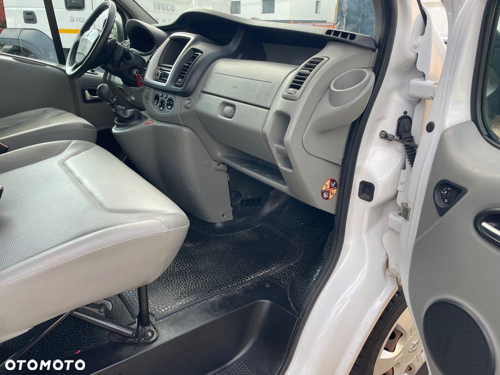 Renault Trafic Passenger Expression - 20