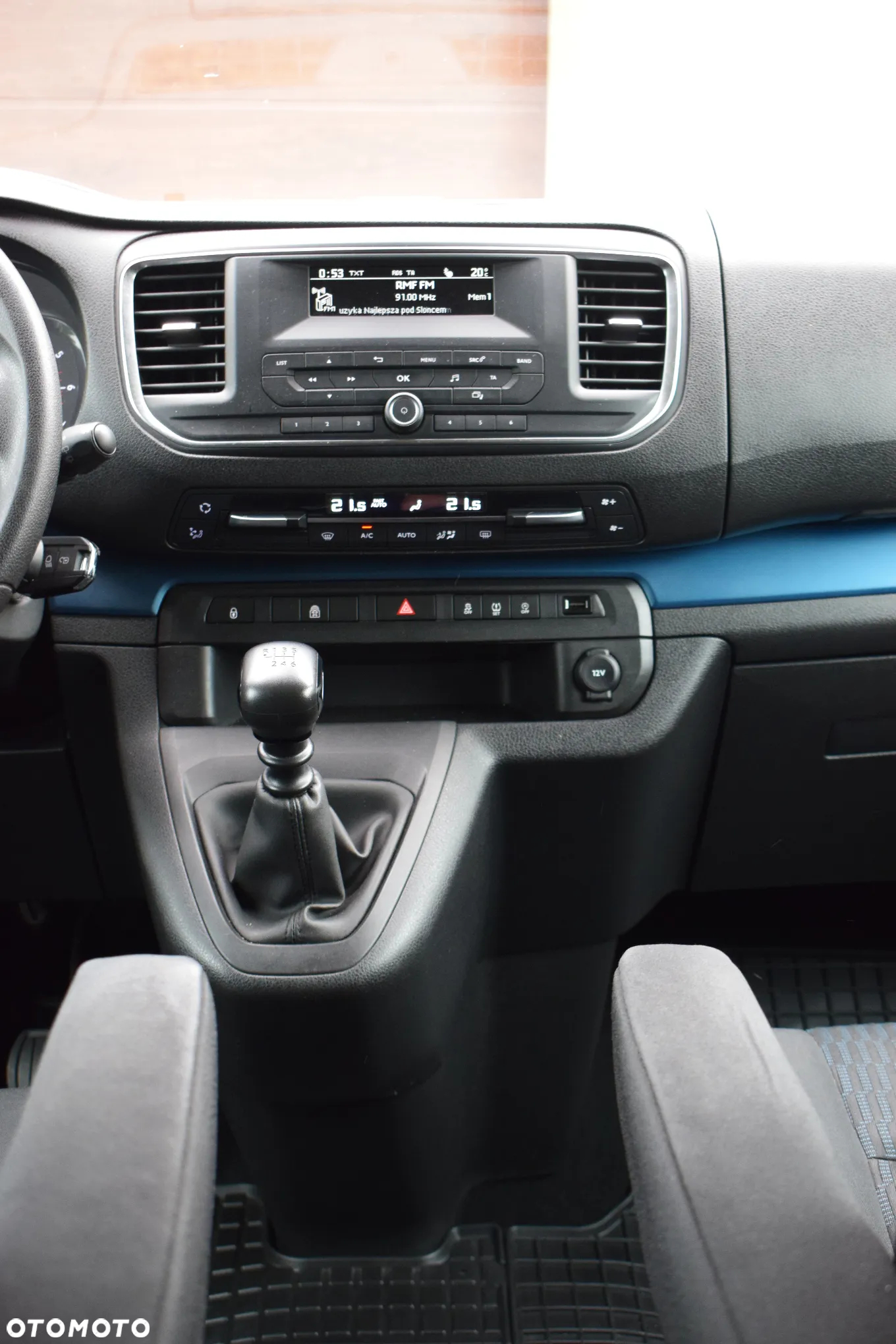 Peugeot Traveller 2.0 BlueHDi Long Active - 17