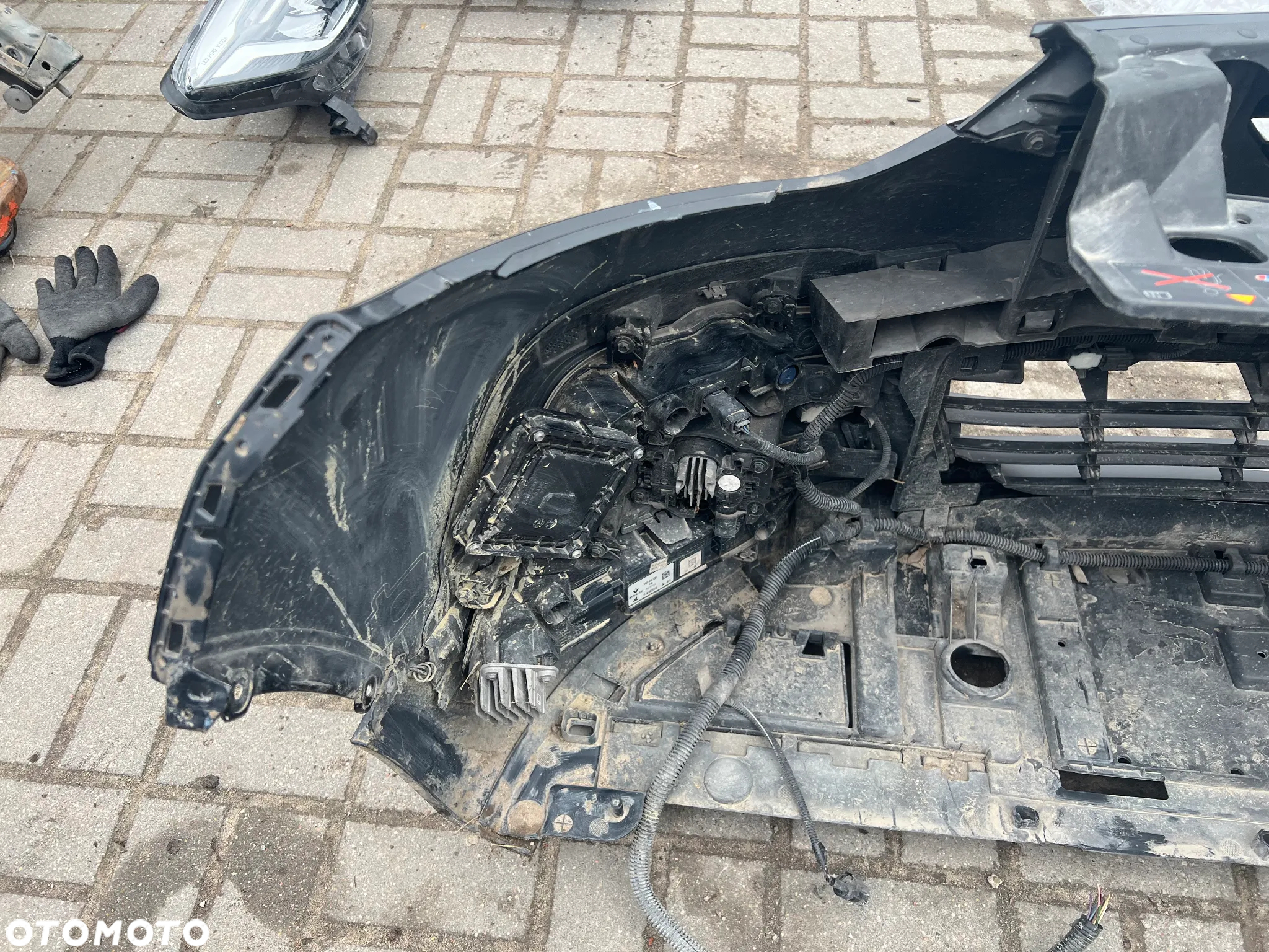 ZDERZAK MASKA LAMPY PAS PRZOD CAPTUR LIFT FULL - 4