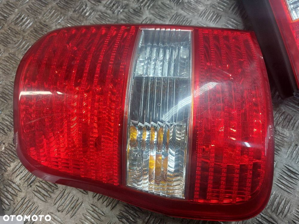 LAMPA LEWY TYŁ + PRAWY TYŁ KOMPLET KIA CARNIVAL I LIFT - 2