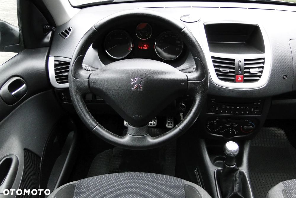 Peugeot 206 plus - 8