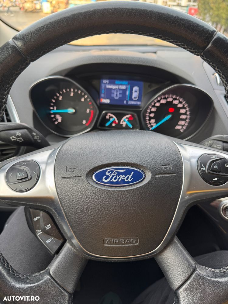 Ford Kuga 2.0 TDCi 4x4 Aut. Titanium - 5