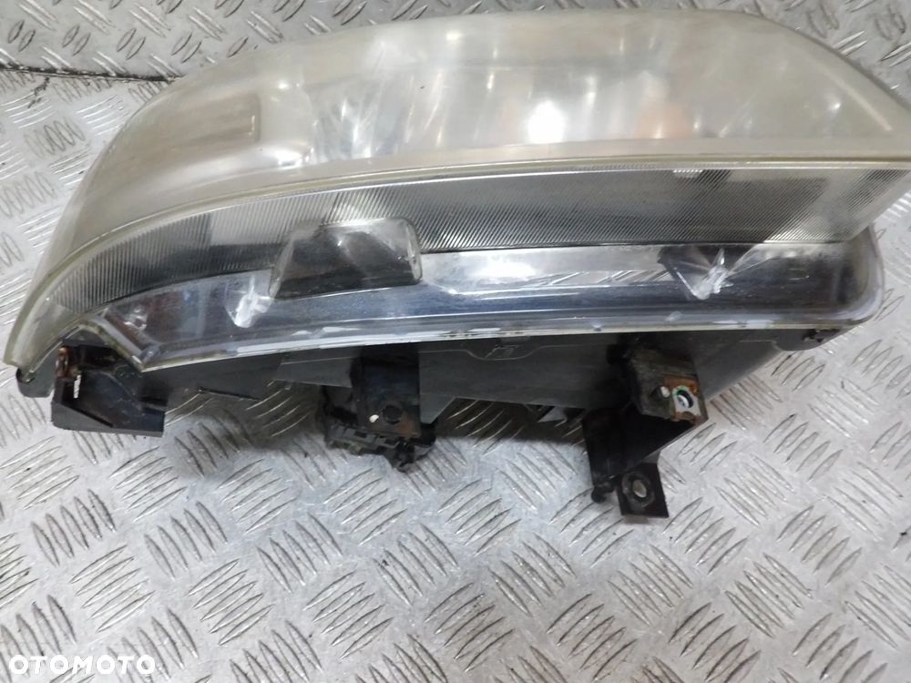 FORD RANGER LAMPA PRAWA PRZÓD 06- - 11