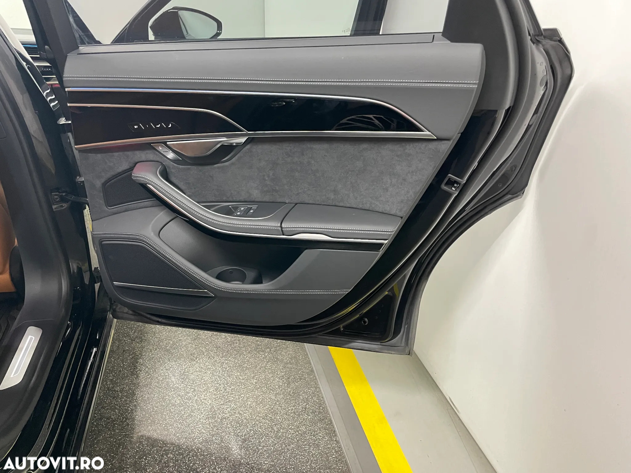 Audi A8 55 TFSI quattro Tiptronic MHEV - 15