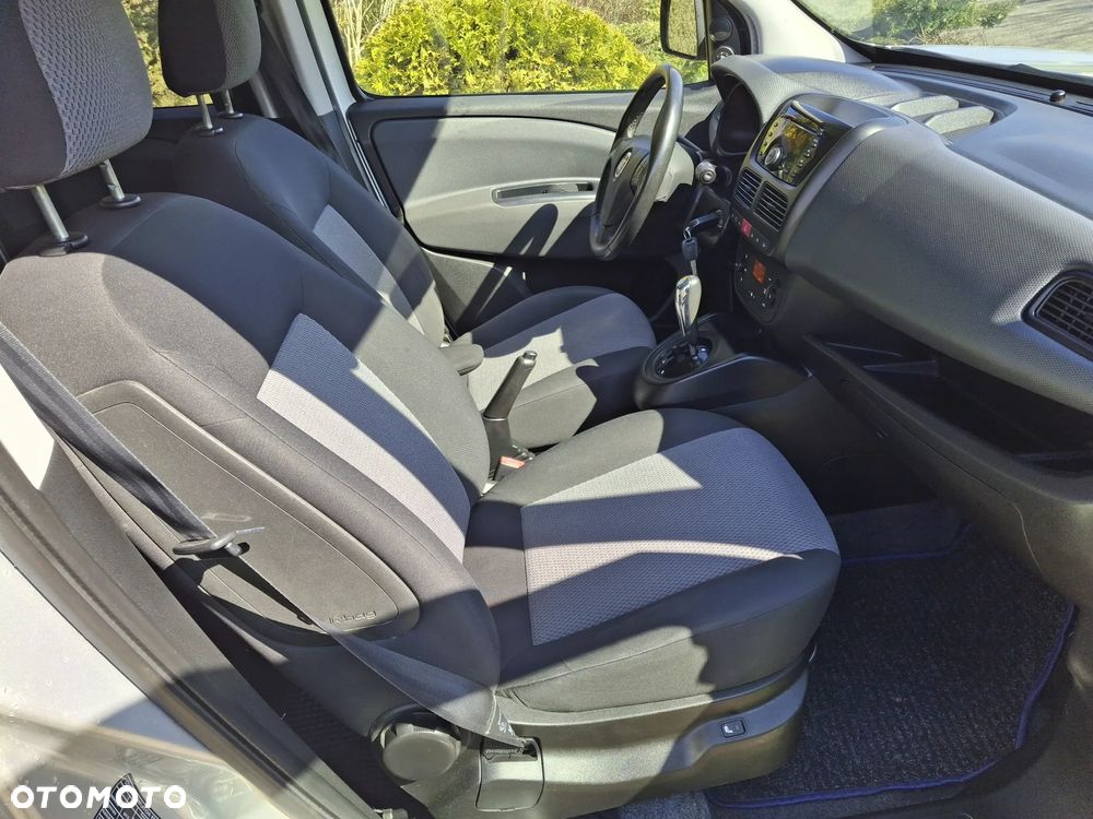 Fiat Doblo 1.6 16V Multijet Start&Stopp Dualogic Emotion Family - 16