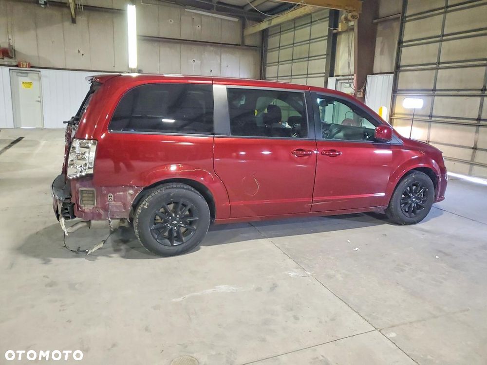 Dodge Grand Caravan - 4