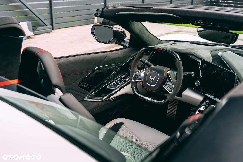 Chevrolet Corvette - 13