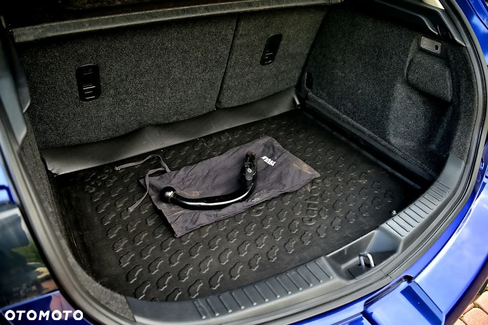 Mazda 3 1.6 Exclusive + - 38