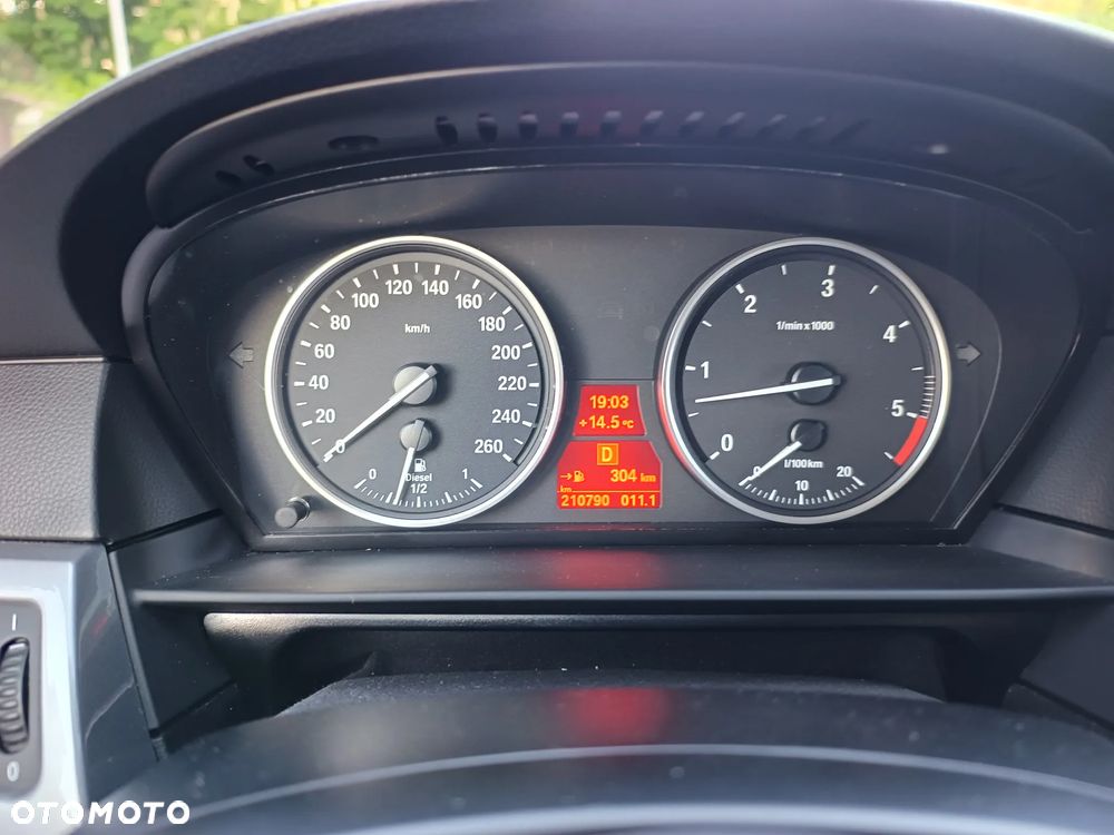 BMW Seria 5 - 32