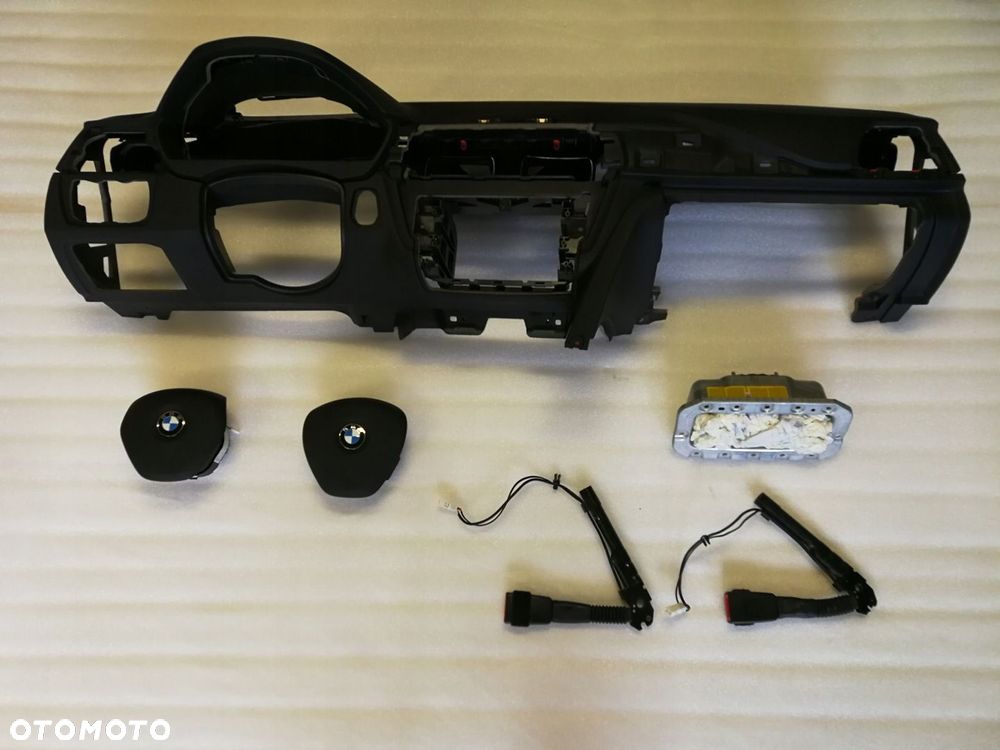 DESKA ROZDZIELCZA BMW F30 3 AIRBAG - 2