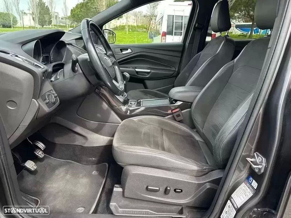 Ford Kuga 1.5 TDCi ST-Line Limited Edition - 38