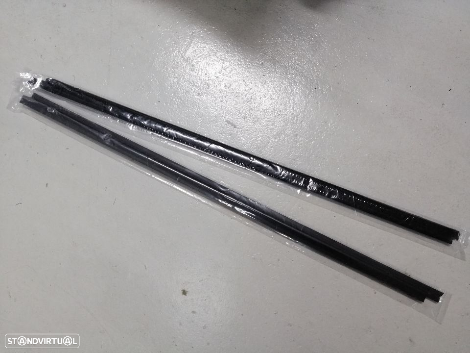 Raspadores de vidro porta Nissan Pickup D21 NOVOS - 2
